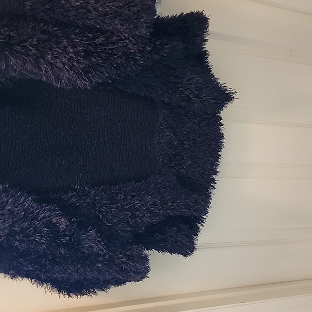 Sweater - Picture 2 of 4